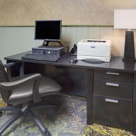 Days Inn By Wyndham Davenport Ia Extérieur photo